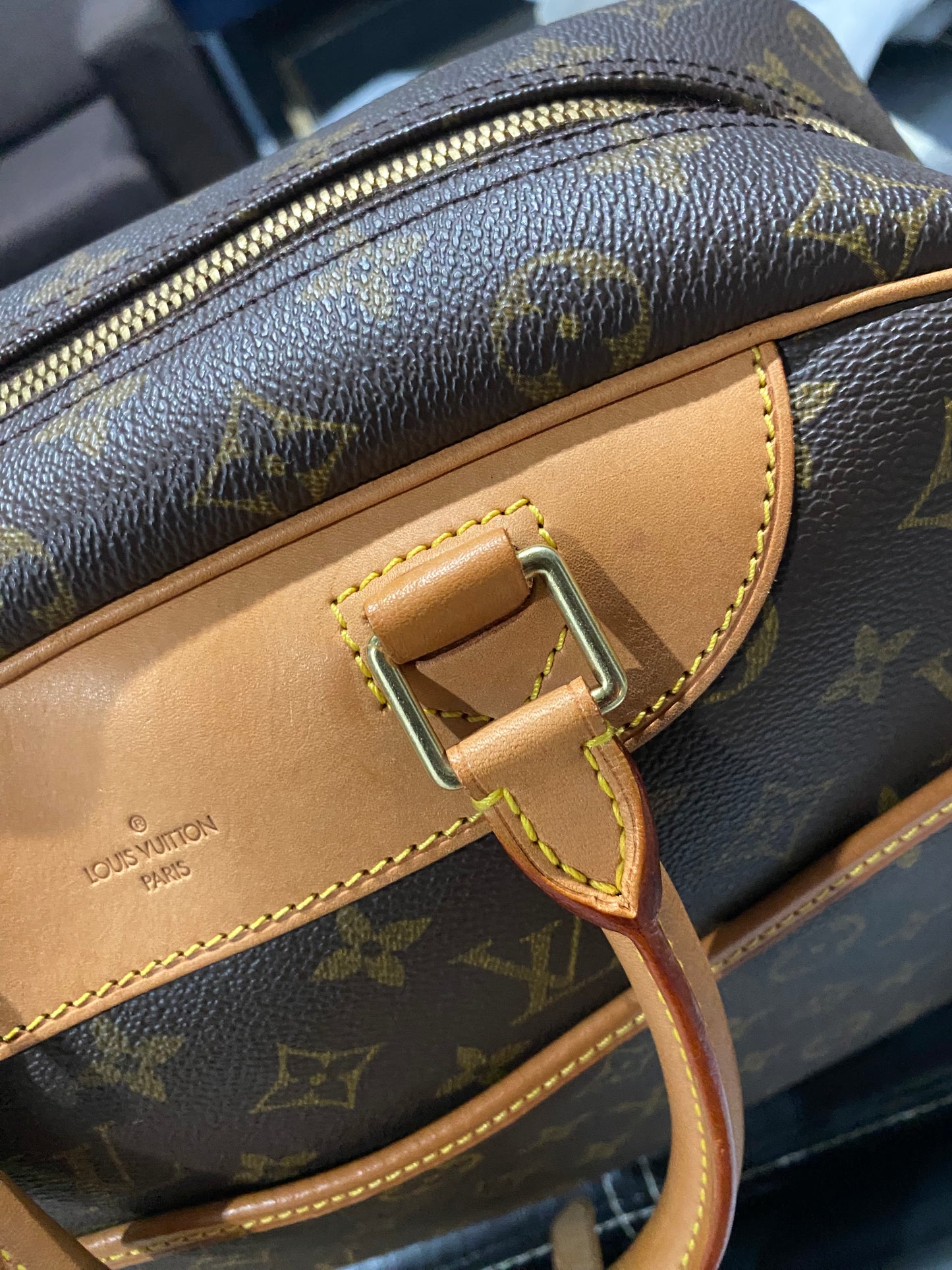 LOUIS VUITTON MONOGRAM CANVAS DEAUVILLE TOP HANDLE VINTAGE BAG M80042